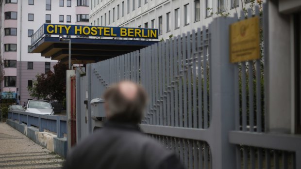 志同道合半岛sportsvip11的旅行者旅行预算和会议,尝试住在招待所。