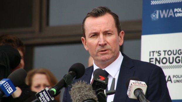 Mark McGowan addressing WA police officers at a rally.