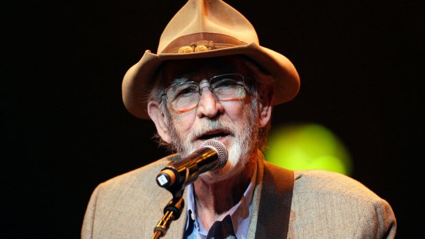 Don Williams' solo career yielded 17 No. 1 singles in the US Billboard country charts. 