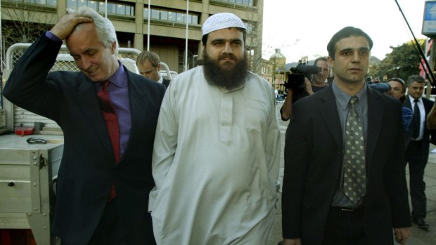 Houda with Chris Murphy and former Qantas baggage handler Bilal Khazal in 2004.