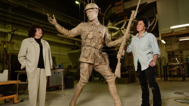 Frances Durnan and sculptor Lis Johnson with the statue of Sergeant Alby Lowerson that will be unveiled on April 23.