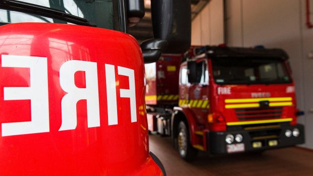 A fire at a power substation has blacked out homes east of Perth.