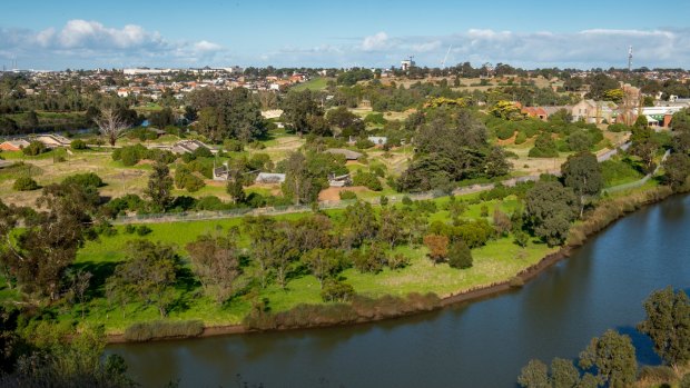 The mayors want a plan for the redevelopment of Defence land on the Maribyrnong River. 