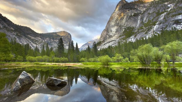 Hiring a car is perhaps the best way to experience the natural wonders of the US, such as Yosemite National Park.