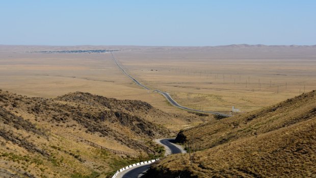 Forish District, on the road from the Kizilkum to Samarkand. 