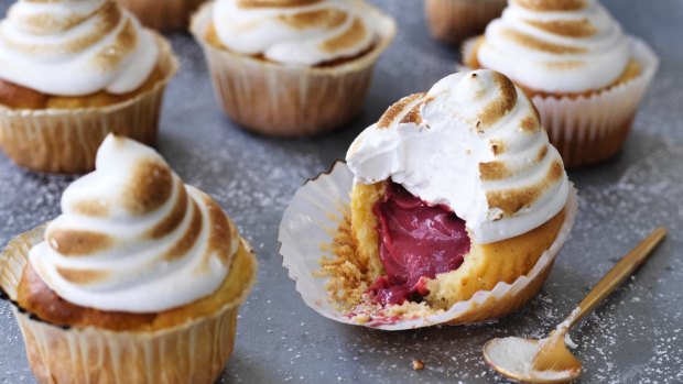Raspberry meringue cupcakes