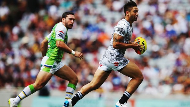 League presence: Shaun Johnson of the Warriors makes a break during the Auckland Nines.
