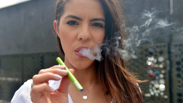 Health experts are concerned lolly-flavoured e-cigarettes that contain no nicotine could be sold to school children.