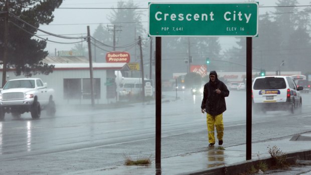 Tsunami warning crescent city california