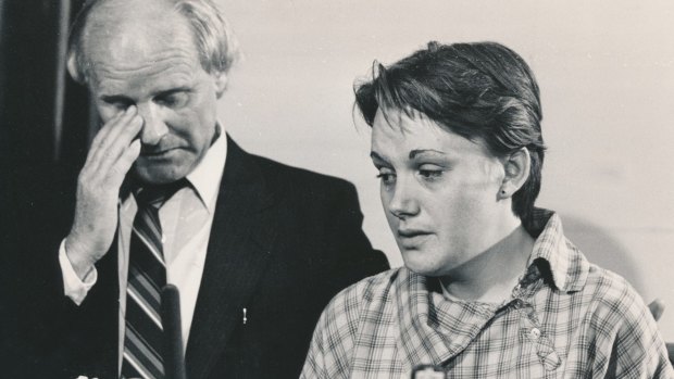 Kylie's mother, Julie, and her grandfather, John Moss, at a press conference in November 1984.