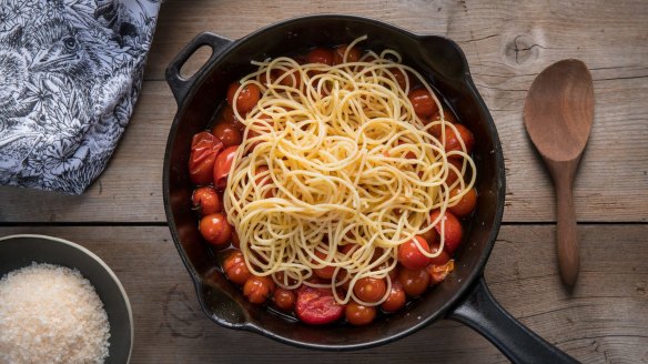 Lazy tomato spaghetti. 