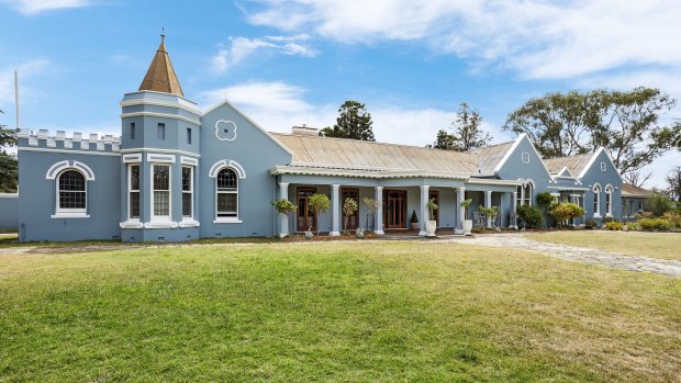 The Old Linton in Yass has returned to the market.