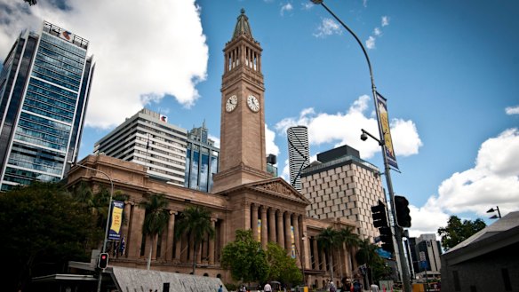 City Hall (Brisbane's tallest building, 1930-1970) with Infinity Tower (the current tallest) to the immediate right of the clock tower.