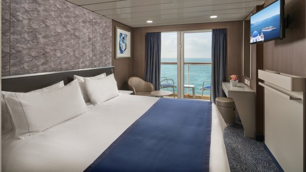 小屋紧凑但不拥挤——有巧妙的储物空间和一个足够大的阳台，可以欣赏日出和日落