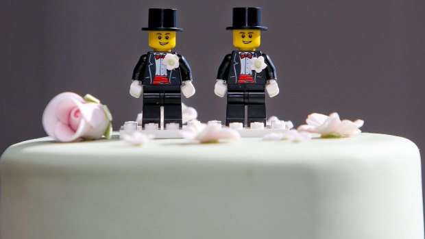 A wedding cake topped with Lego men was part of an advertising campaign pitched at Australians wanting to get married in New Zealand.