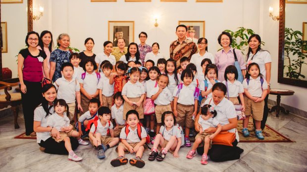 Ahok with the pupils of the Domba Kecil school in April 2016.