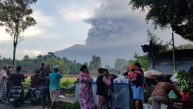 Locals in Rendang, 14 kilometres from the summit of Mount Agung.