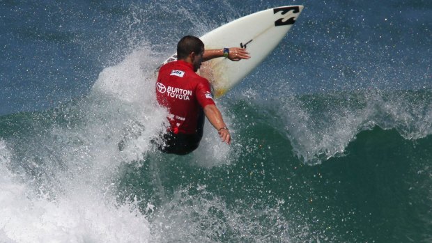 Kelly Slater called dos Santos "one of the great barrel riders of his short time".