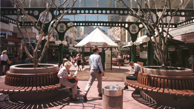 Queen Street Mall as it looked in the late 1990s, when it was paved with tiles.