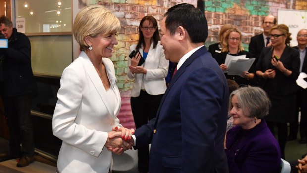 Foreign Affairs Minister Julie Bishop and Vietnamese Deputy Prime Minister Vuong Dinh Hue in Canberra on Tuesday.