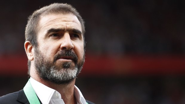Former Manchester United player Eric Cantona will lend a house to shelter Syrian refugees.