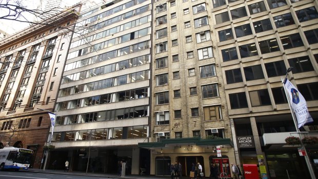 Macquarie Bank's no.9 Elizabeth Street (left) will be spared, but heritage-listed no.7 (middle) demolished.