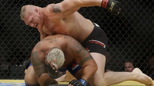 Brock Lesnar dominates Mark Hunt on the ground at UFC 200.