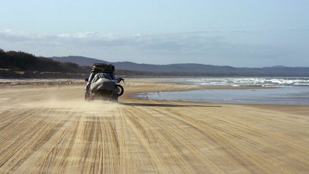 4WD driving on the beach at Fraser Island.