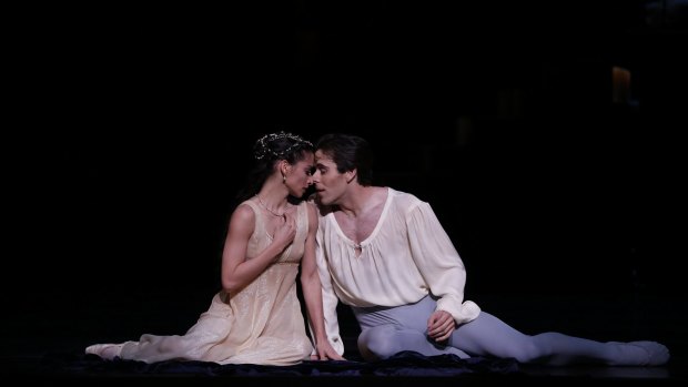  Connor Walsh and Karina Gonzalez in the Houston Ballet's Romeo and Juliet.