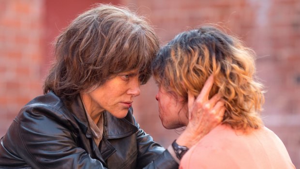 Nicole Kidman (left, Erin Bell) and Tatiana Maslany (Petra) in Destroyer.