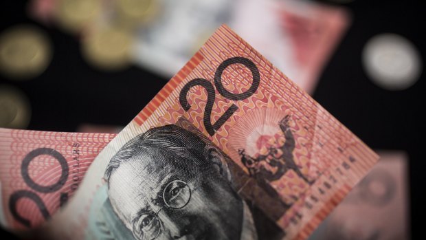 Most Australians believe a good financial history should mean cheaper interest rates on products such as loans and credit cards.