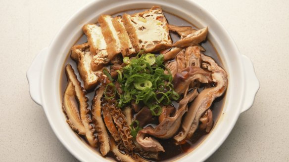 Mixed offal in a light soy broth.