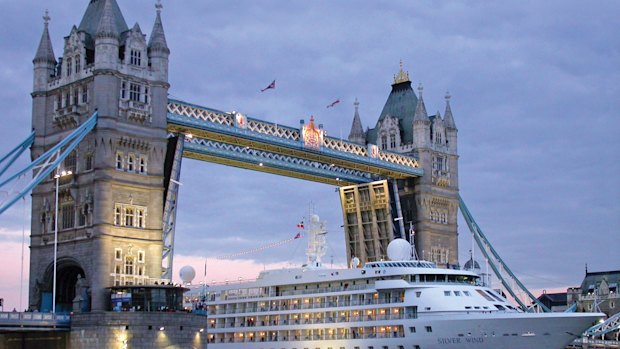 Silverseas' Silver wind in London.