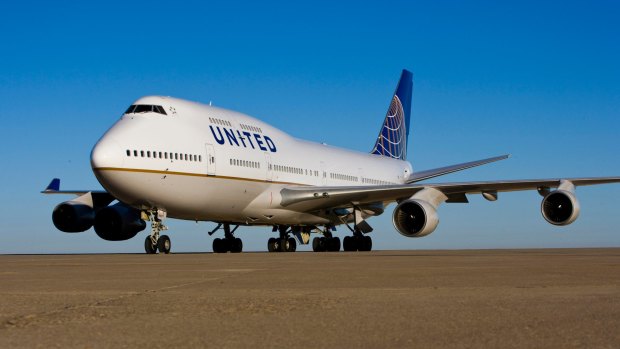 United said 800 flights had been delayed, with four flights canceled on its main carrier and 55 on its regional partners.