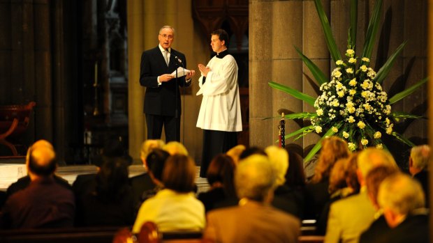 Former Prime Minister Paul Keating reading the eulogy for pianist Geoffrey Tozer at his memorial service in 2009. 
