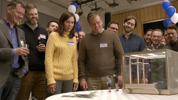 Kristen Wiig and Matt Damon with some newly shrunk friends in Downsizing.