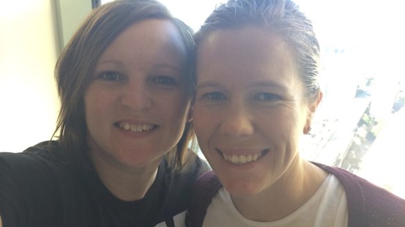 Australian cricketer Alex Blackwell and her partner Lynsey Askew will marry in England after the women's Ashes series