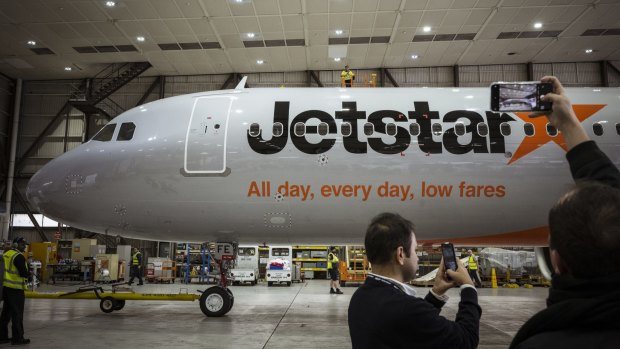 Jetstar's first Airbus A321neo LR arrives at the airline's hangar in Melbourne.