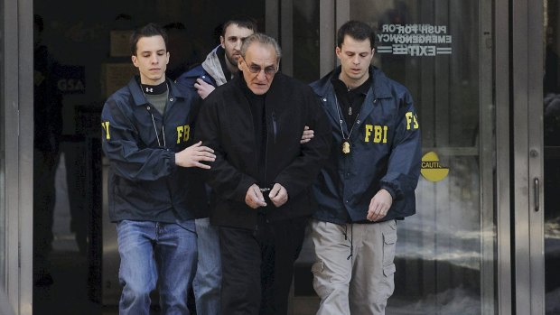 Vincent Asaro flanked by FBI agents in 2014.