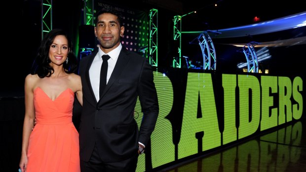 Sia Soliola with wife Gemmah after he won last year's Mal Meninga Medal. 
