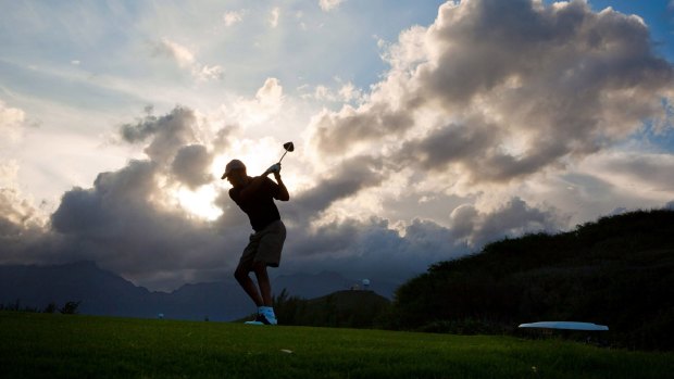 US President Barack Obama plays golf at the Kaneohe Klipper Marine Golf Course in Oahu, Hawaii in 2010.