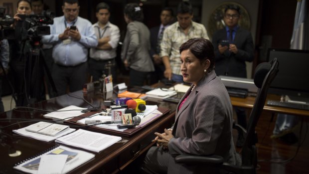 Guatemalan Attorney-General Thelma Aldana gives a press conference on the decision  to strip President Otto Perez Molina of his immunity.