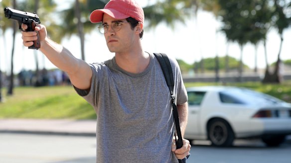 Darren Criss plays serial killer Andrew Cunanan.