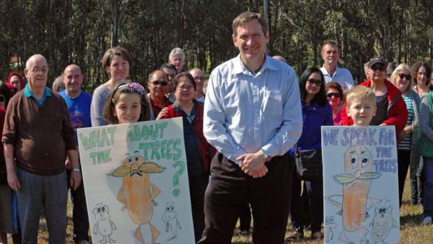 Blacktown Mayor Councillor Stephen Bali with Doonside residents protesting to keep the Cumberland Plain Woodland.