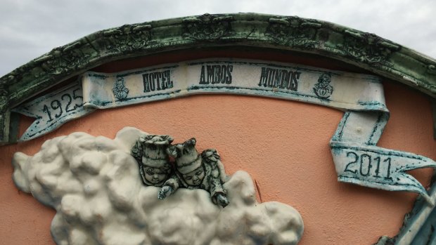A frieze on the roof of Hotel Ambos Mundos.