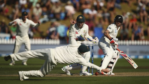 Chancing his luck: New Zealand's Brendon McCullum offers a catch to Steve Smith.