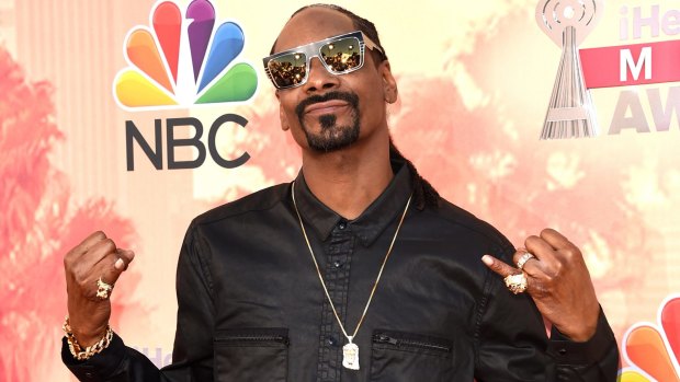 Never out of the legal storm for long, rapper Snoop Dogg has been stopped an Italian airport by police.