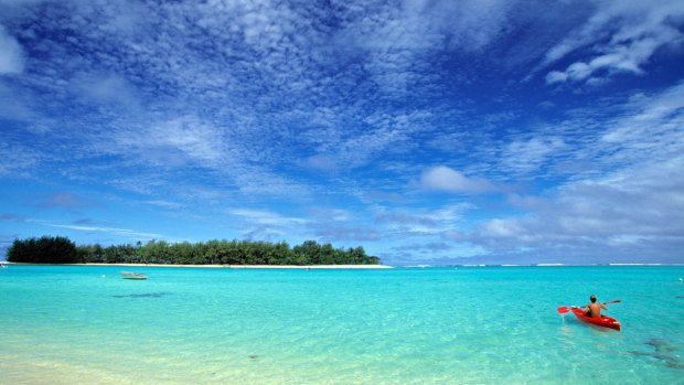 Kayaker, Muri Beach, Rarotonga, Cook Islands 