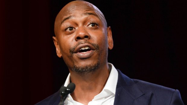 Comedian Dave Chappelle hosts NBC's Saturday Night Live, marking his debut appearance with hip-hop group A Tribe Called Quest.