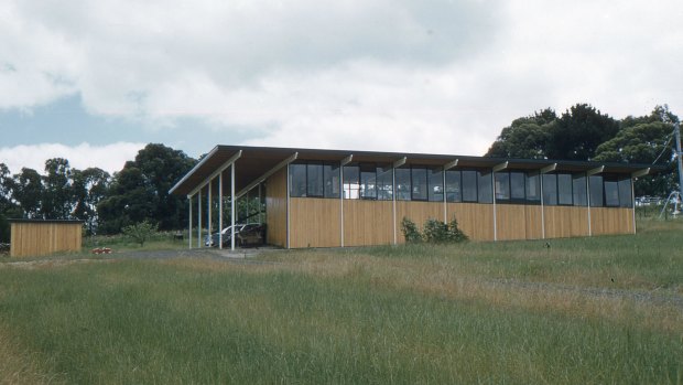 The Pearce House in Vermont, built in 1957, was designed by Roy Grounds and Robin Boyd.